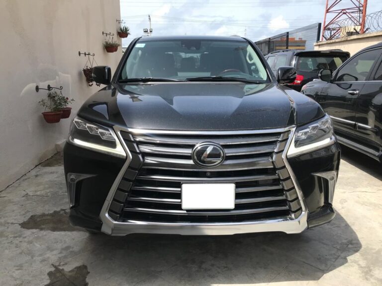 LX570