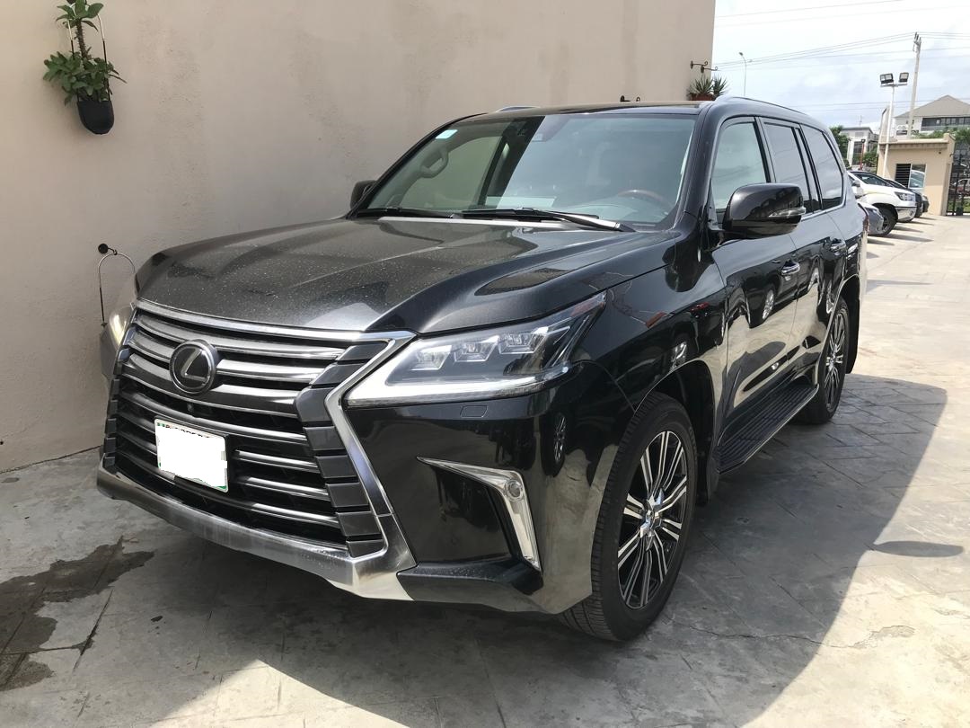 LX570