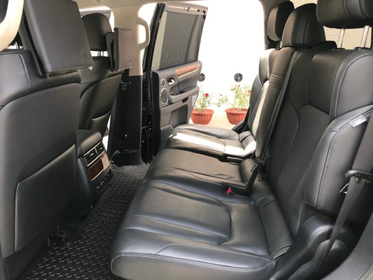 LX570